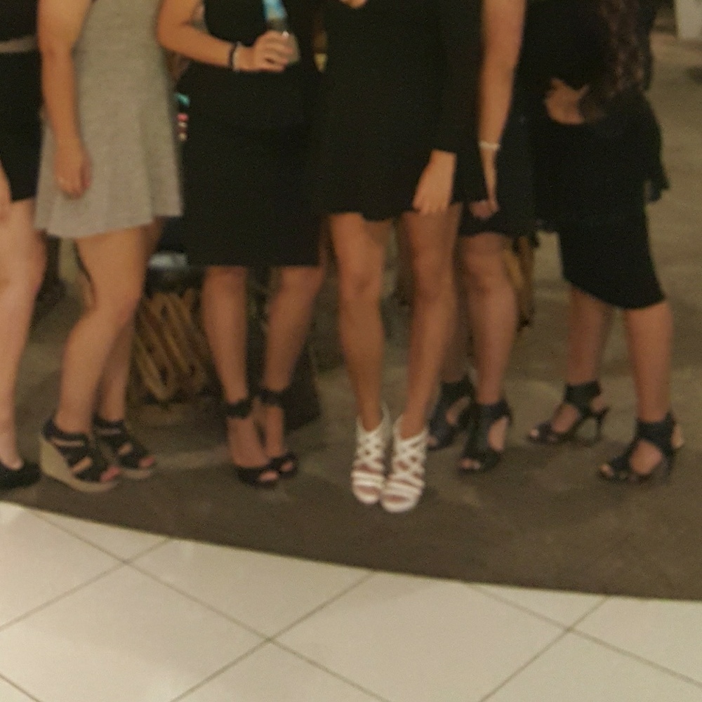 Heels - Picture 4 of 4